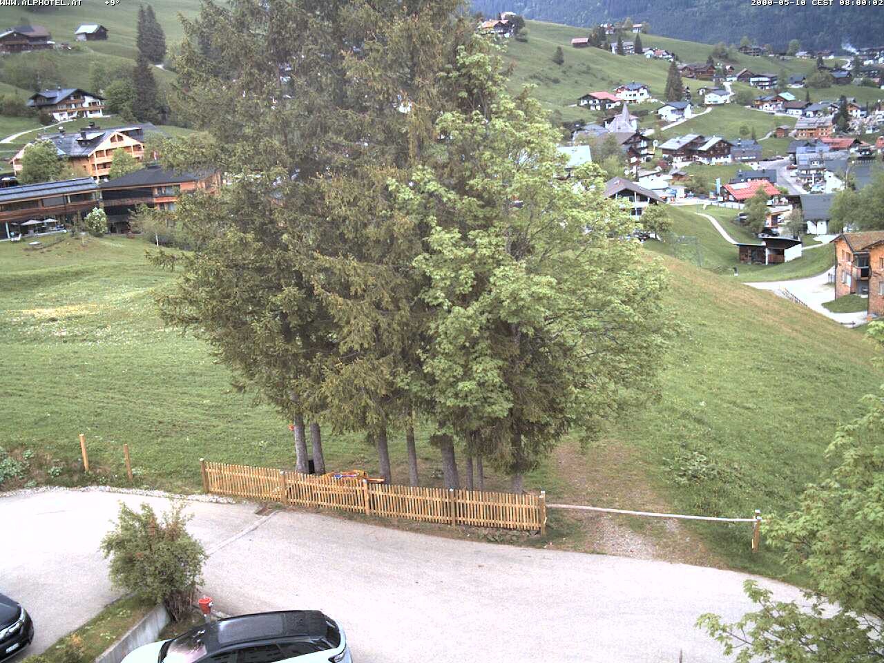 Archived image Webcam Hotel "Alphotel" at Kleinwalsertal