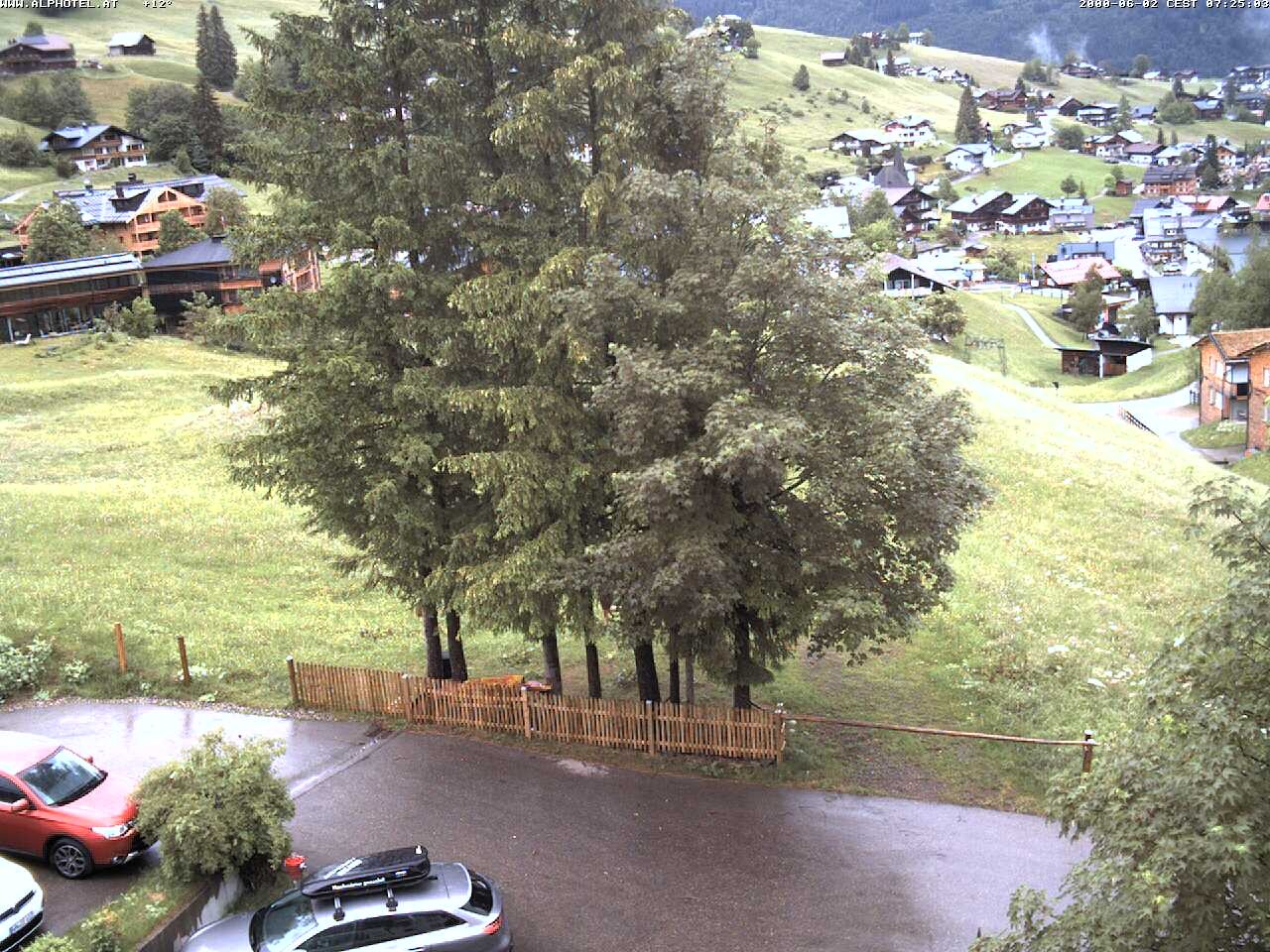 Archived image Webcam Hotel "Alphotel" at Kleinwalsertal