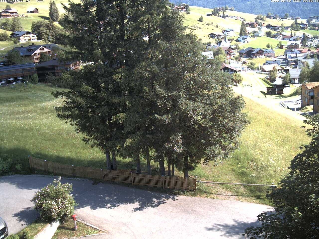 Archived image Webcam Hotel "Alphotel" at Kleinwalsertal