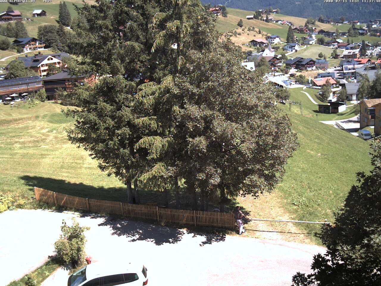 Archived image Webcam Hotel "Alphotel" at Kleinwalsertal