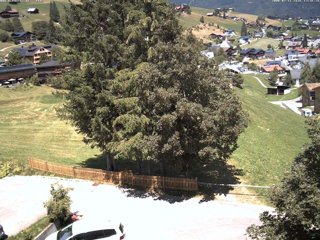 Archived image Webcam Hotel "Alphotel" at Kleinwalsertal