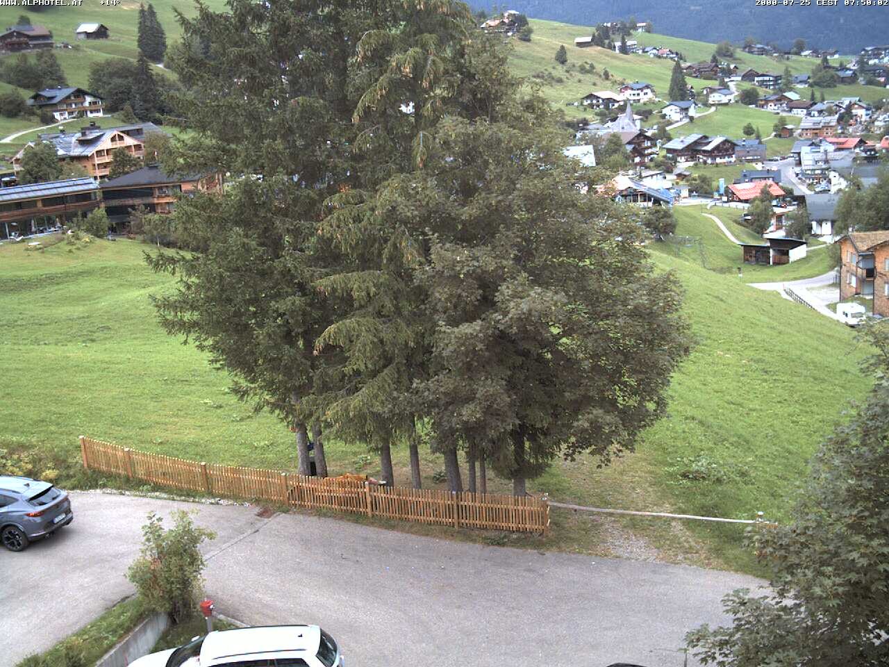 Archived image Webcam Hotel "Alphotel" at Kleinwalsertal