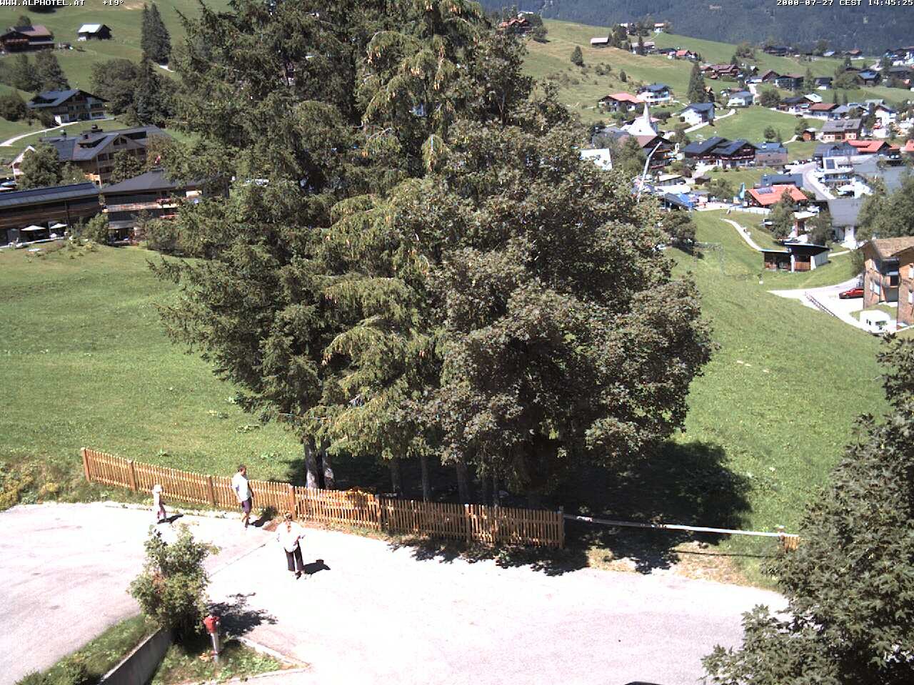 Archived image Webcam Hotel "Alphotel" at Kleinwalsertal