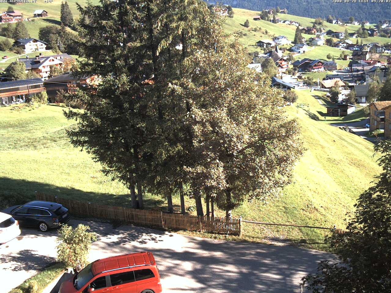 Archived image Webcam Hotel "Alphotel" at Kleinwalsertal