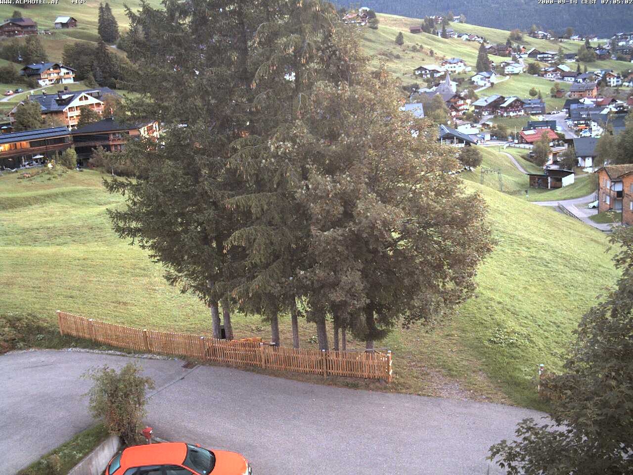 Archived image Webcam Hotel "Alphotel" at Kleinwalsertal
