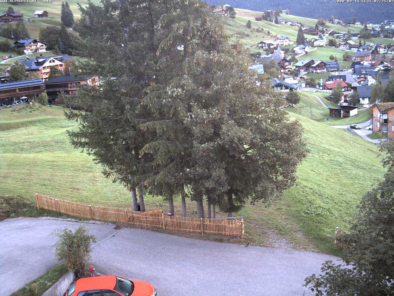 Archived image Webcam Hotel "Alphotel" at Kleinwalsertal