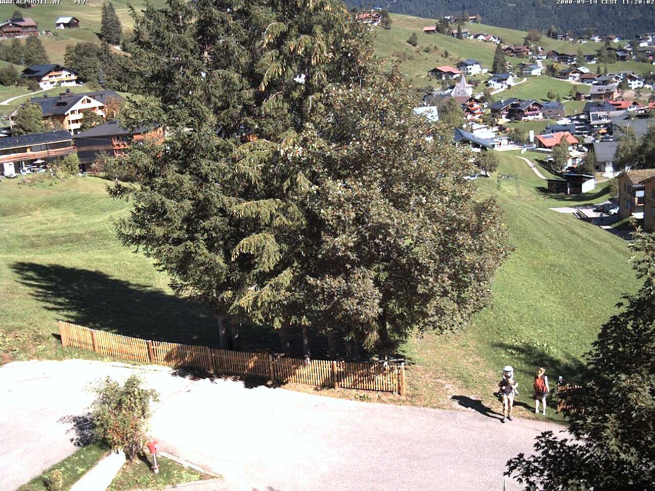 Archived image Webcam Hotel "Alphotel" at Kleinwalsertal