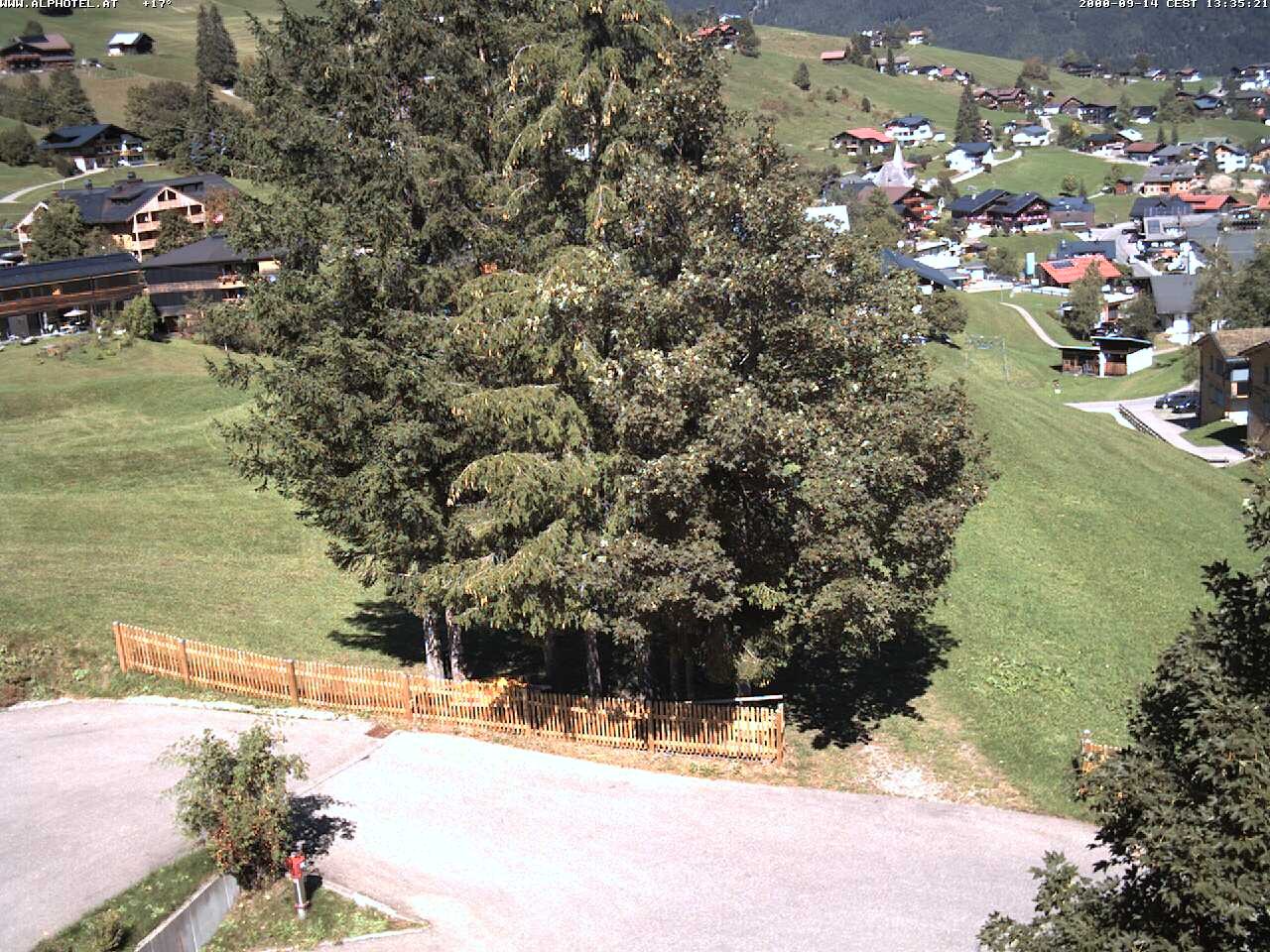 Archived image Webcam Hotel "Alphotel" at Kleinwalsertal