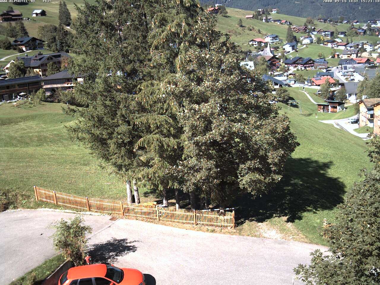 Archived image Webcam Hotel "Alphotel" at Kleinwalsertal