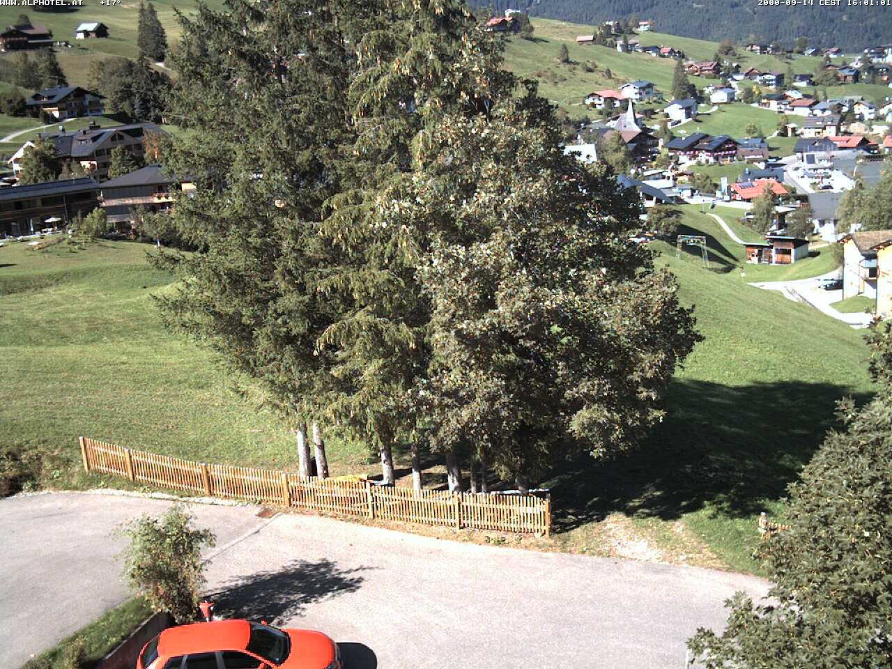 Archived image Webcam Hotel "Alphotel" at Kleinwalsertal