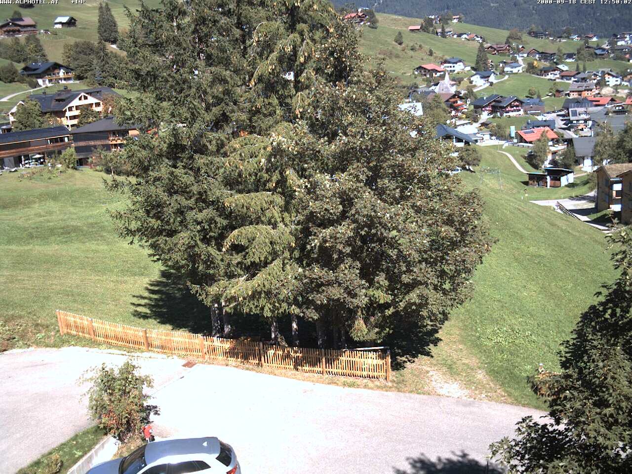 Archived image Webcam Hotel "Alphotel" at Kleinwalsertal