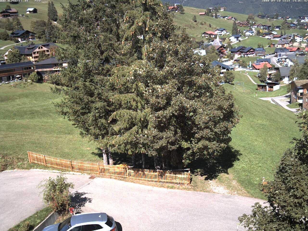 Archived image Webcam Hotel "Alphotel" at Kleinwalsertal