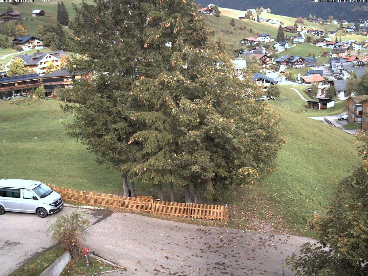 Archived image Webcam Hotel "Alphotel" at Kleinwalsertal