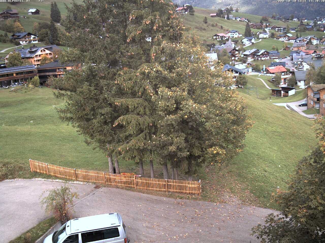 Archived image Webcam Hotel "Alphotel" at Kleinwalsertal