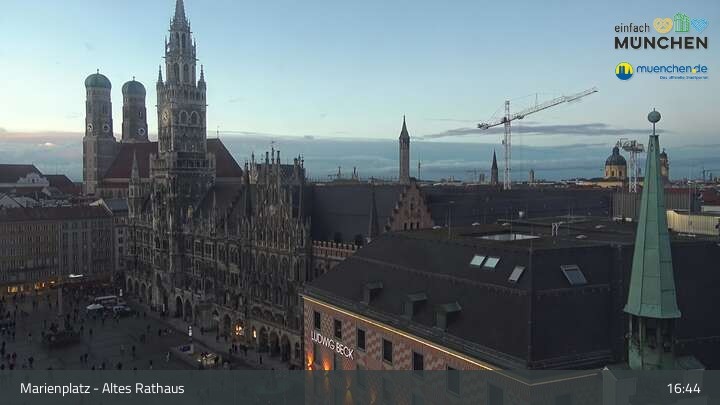 Archiv Foto Webcam Marienplatz München - Altes Rathaus