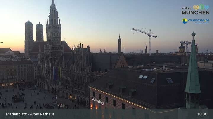 Archived image Webcam Marienplatz Munich, Bavaria