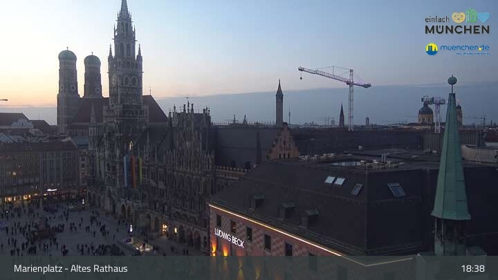 Archiv Foto Webcam Marienplatz München - Altes Rathaus