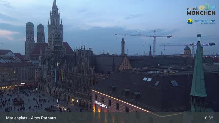 Archived image Webcam Marienplatz Munich, Bavaria
