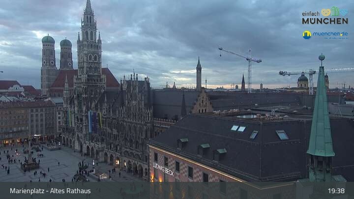Archiv Foto Webcam Marienplatz München - Altes Rathaus