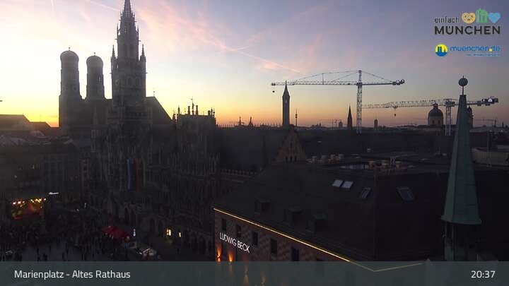 Archiv Foto Webcam Marienplatz München - Altes Rathaus