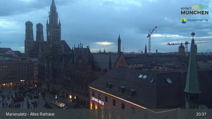 Archived image Webcam Marienplatz Munich, Bavaria
