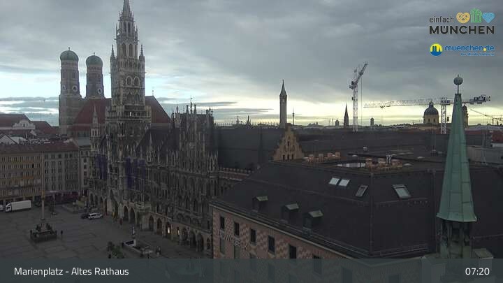 Archiv Foto Webcam Marienplatz München - Altes Rathaus