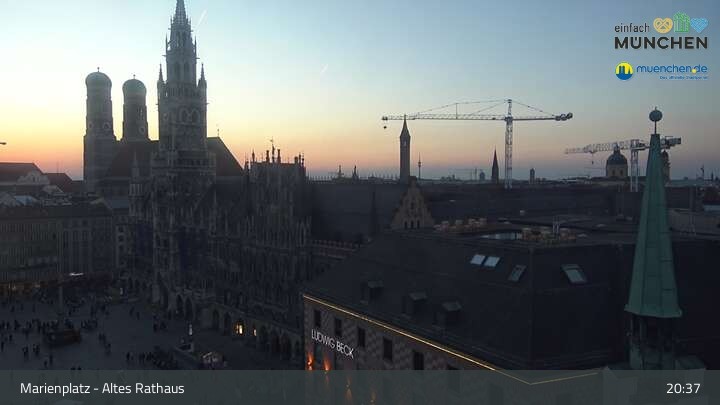 Archived image Webcam Marienplatz Munich, Bavaria