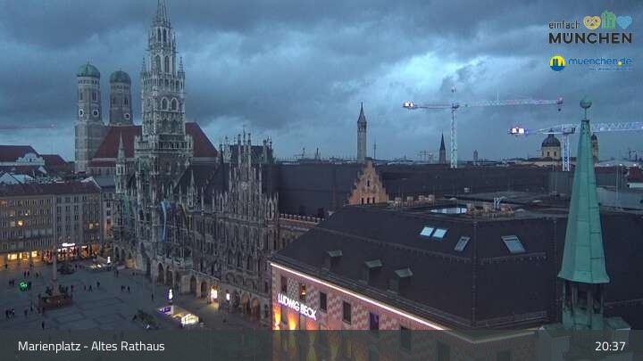 Archiv Foto Webcam Marienplatz München - Altes Rathaus