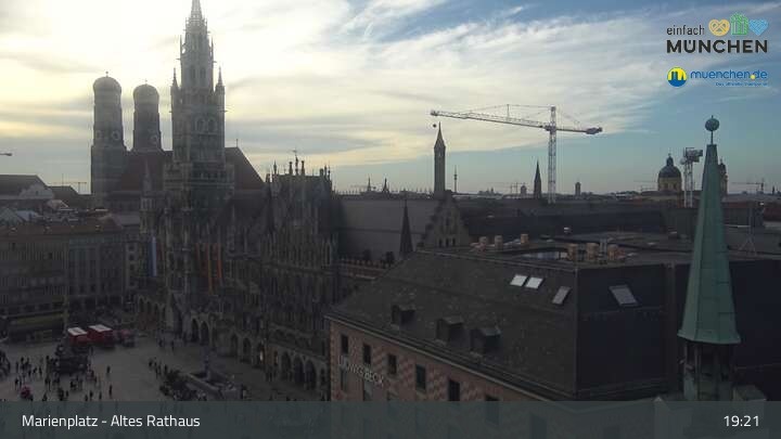 Archiv Foto Webcam Marienplatz München - Altes Rathaus