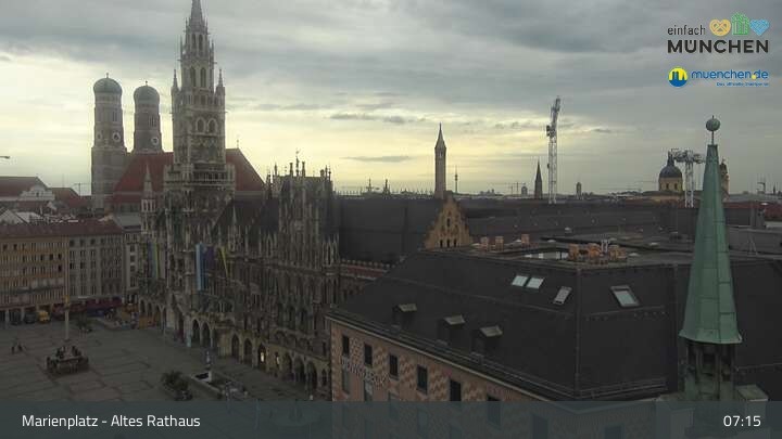 Archiv Foto Webcam Marienplatz München - Altes Rathaus