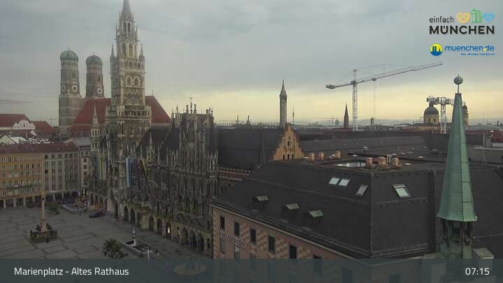 Archiv Foto Webcam Marienplatz München - Altes Rathaus