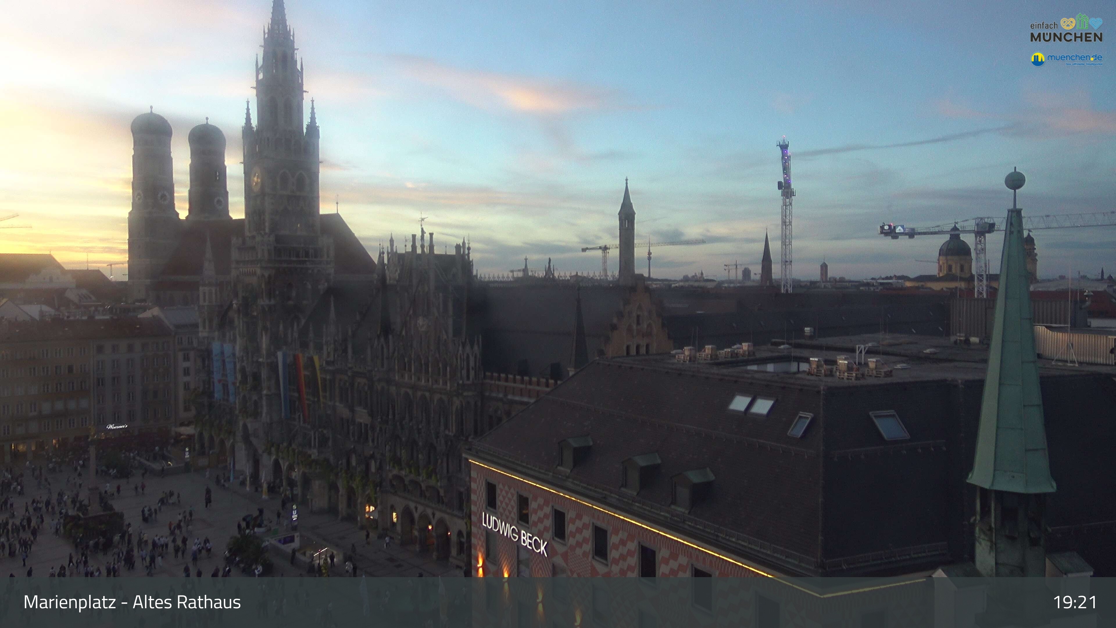 Archiv Foto Webcam Marienplatz München - Altes Rathaus
