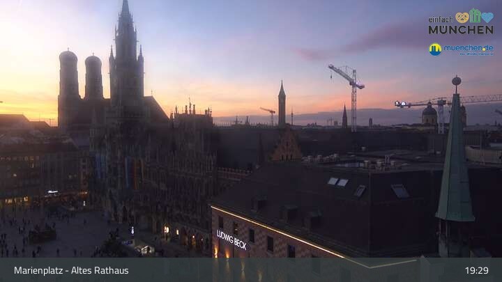 Archiv Foto Webcam Marienplatz München - Altes Rathaus