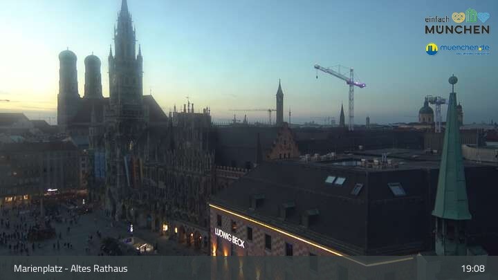 Archived image Webcam Marienplatz Munich, Bavaria