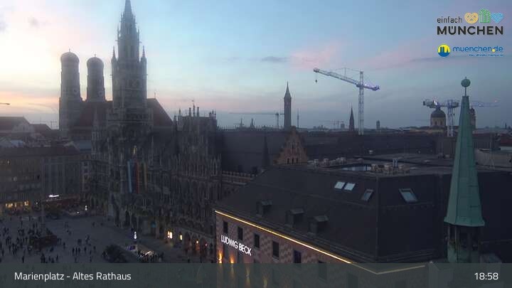 Archiv Foto Webcam Marienplatz München - Altes Rathaus