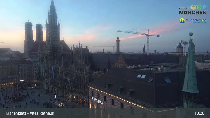 Archiv Foto Webcam Marienplatz München - Altes Rathaus