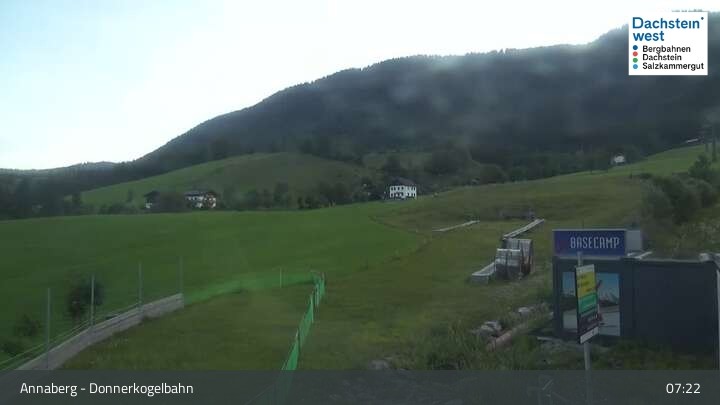 Archived image Webcam Annaberg-Lungötz: Dachstein West - Donnerkogelbahn