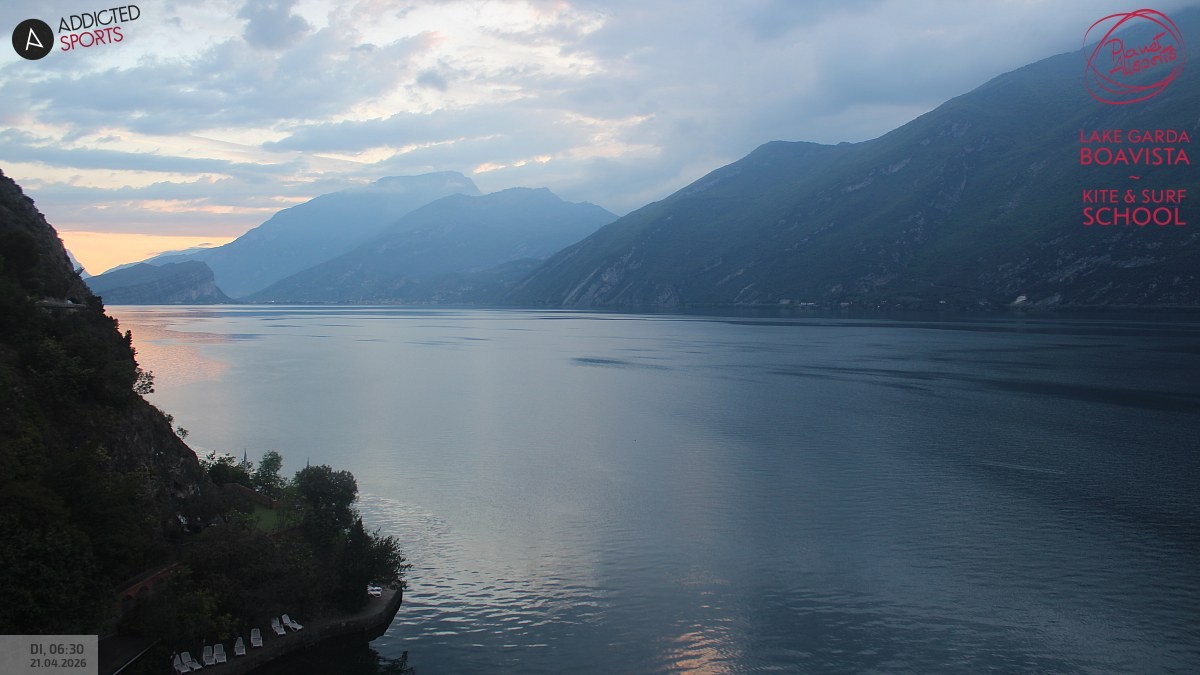 Archived image Webcam Lake Garda - Capo Reamol