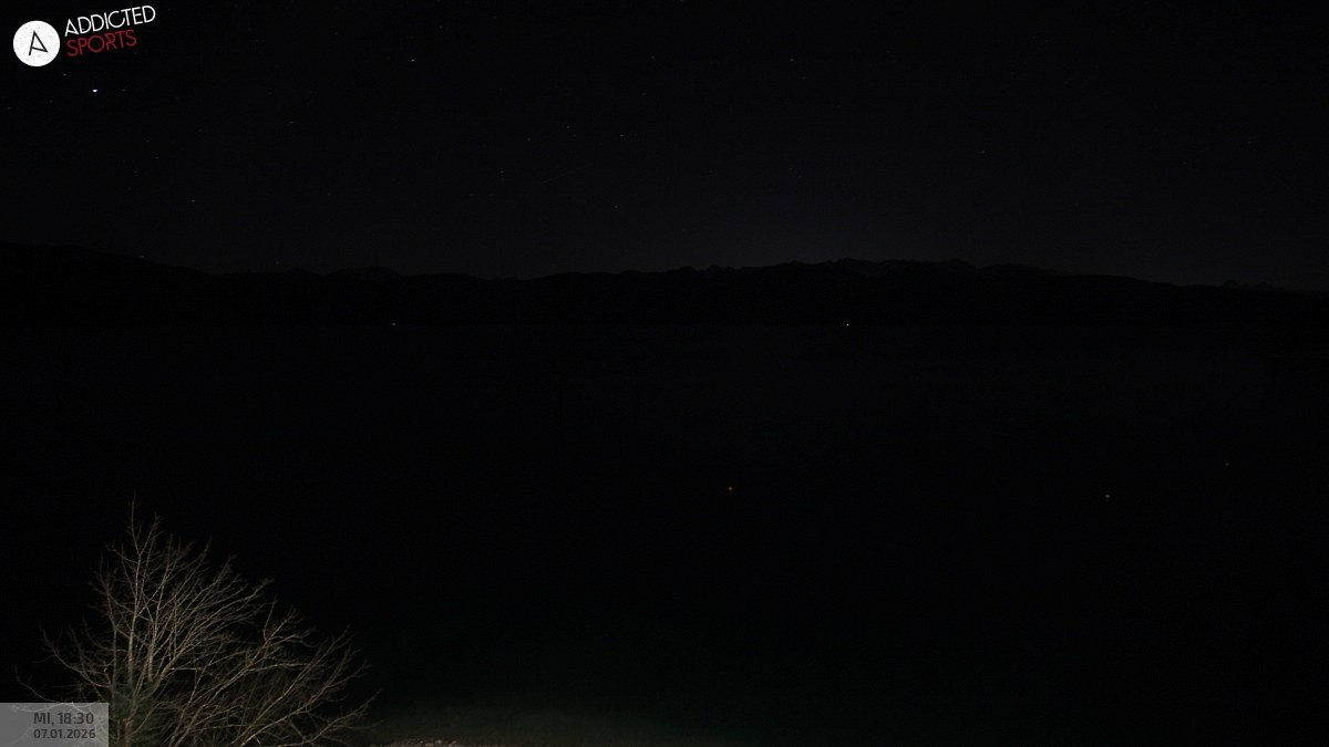 Archived image Webcam Lake Walchensee: View Hotel Karwendelblick