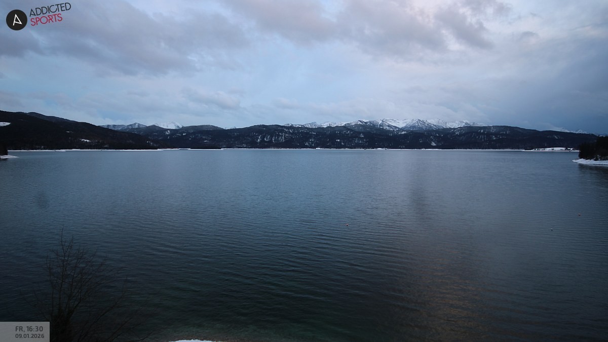 Archived image Webcam Lake Walchensee: View Hotel Karwendelblick