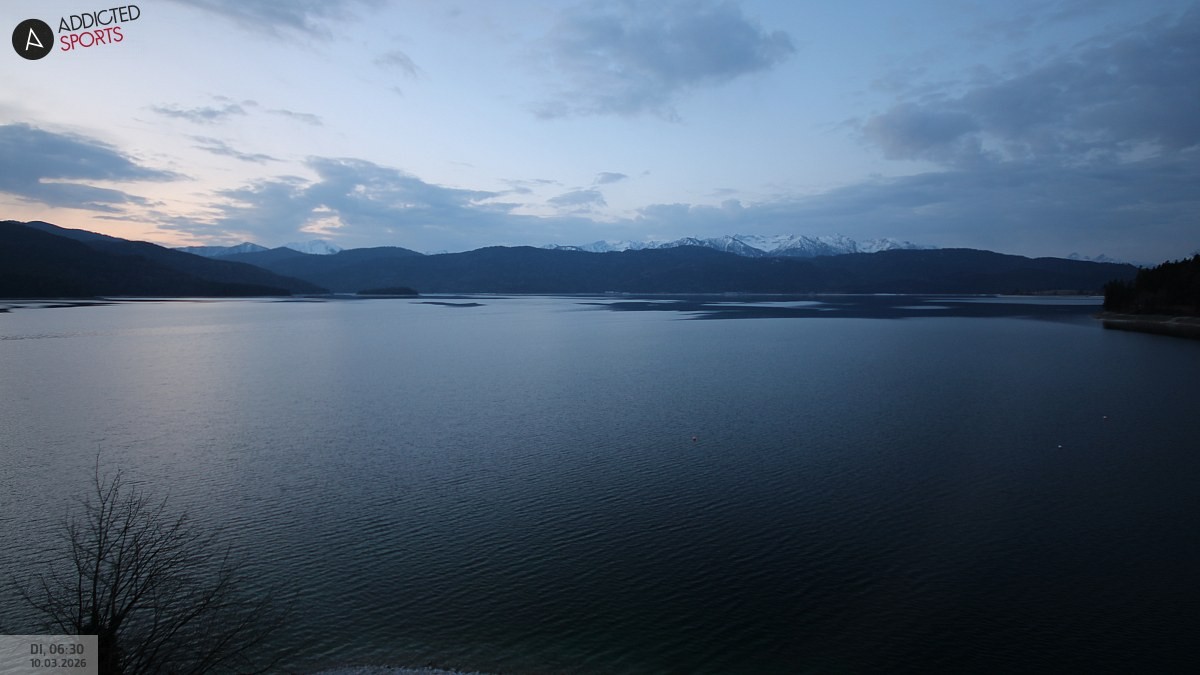 Archiv Foto Webcam Hotel Karwendelblick: Ausblick zum Walchensee