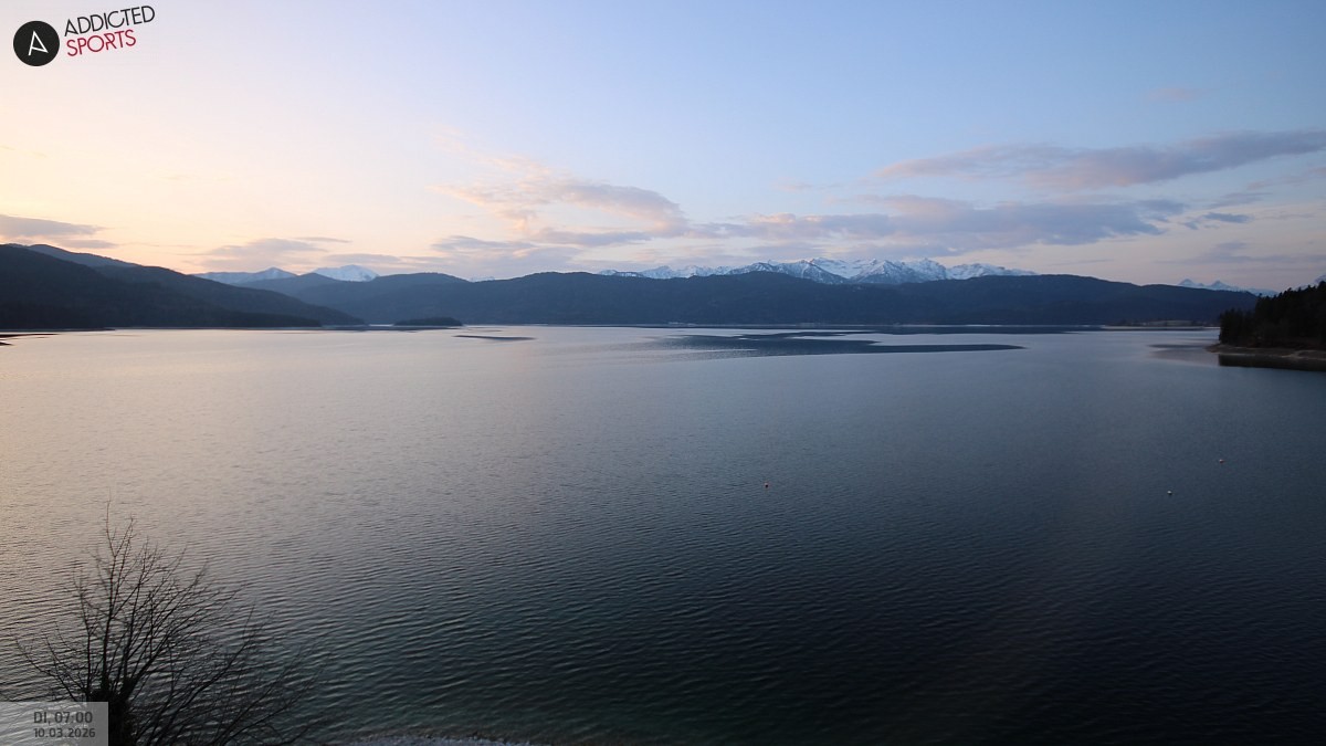 Archiv Foto Webcam Hotel Karwendelblick: Ausblick zum Walchensee