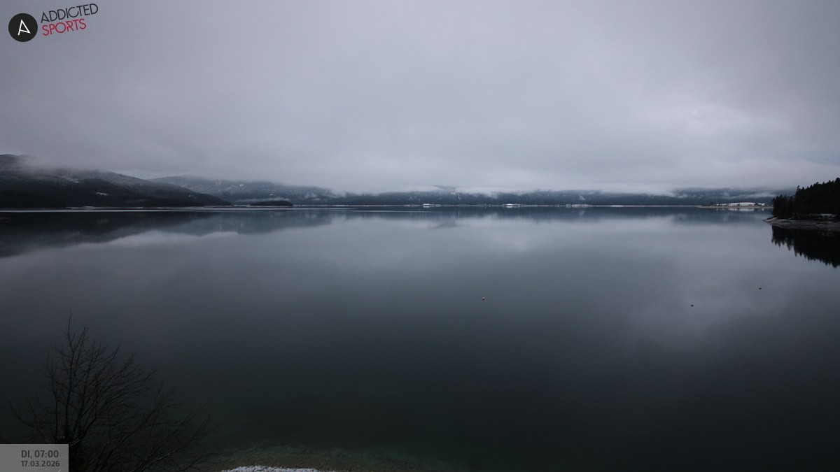 Archiv Foto Webcam Hotel Karwendelblick: Ausblick zum Walchensee