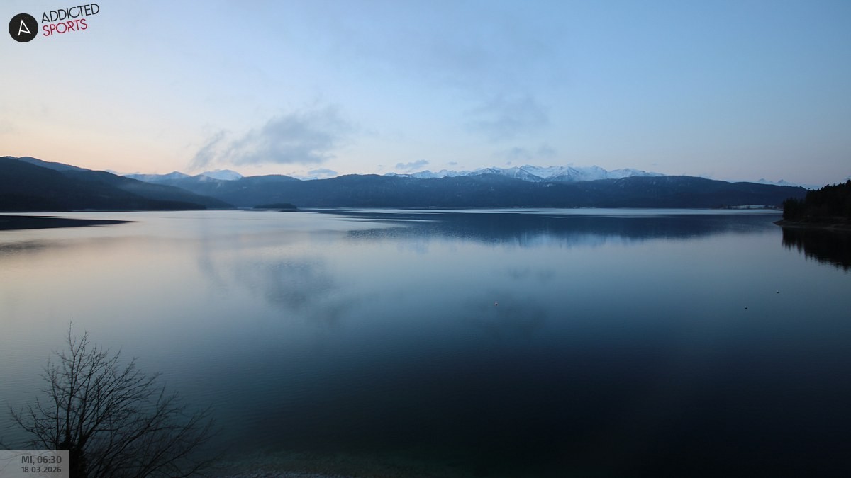 Archiv Foto Webcam Hotel Karwendelblick: Ausblick zum Walchensee