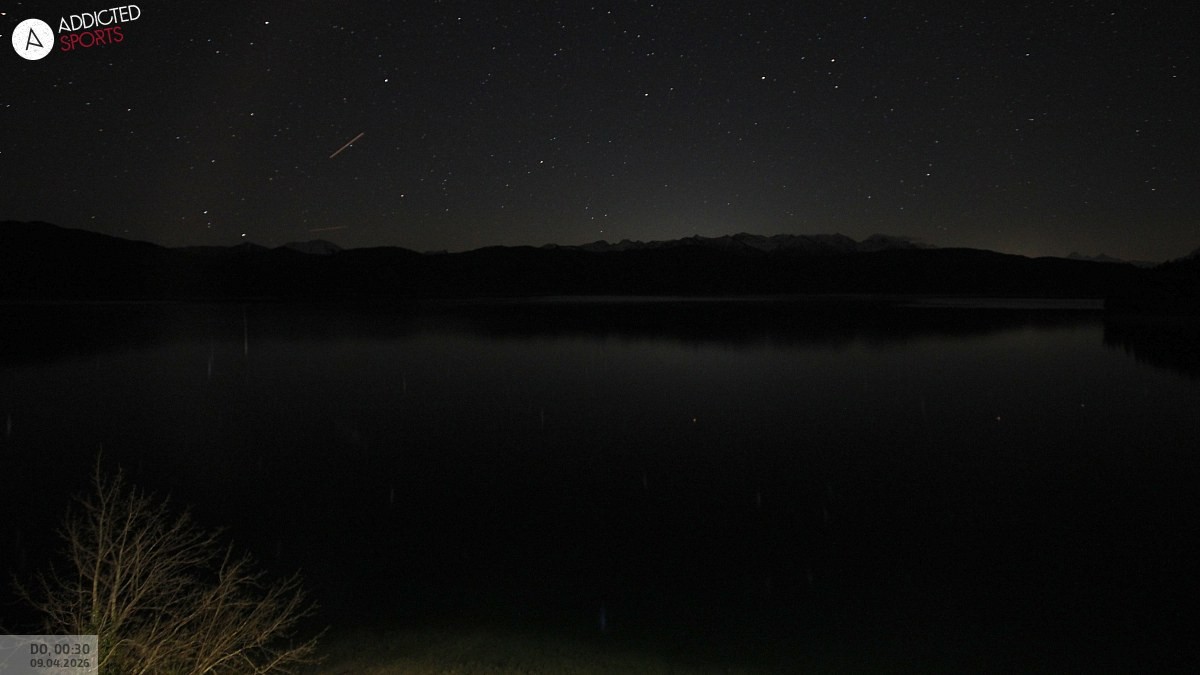 Archived image Webcam Lake Walchensee: View Hotel Karwendelblick