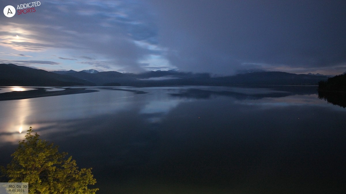Archived image Webcam Lake Walchensee: View Hotel Karwendelblick