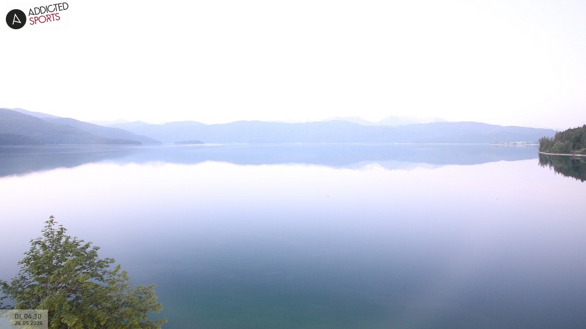 Archived image Webcam Lake Walchensee: View Hotel Karwendelblick