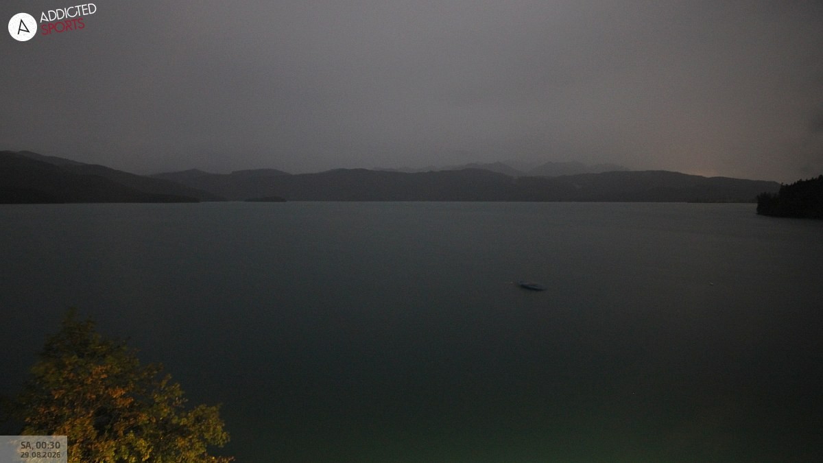 Archived image Webcam Lake Walchensee: View Hotel Karwendelblick