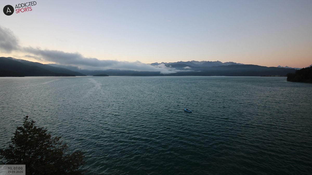 Archived image Webcam Lake Walchensee: View Hotel Karwendelblick