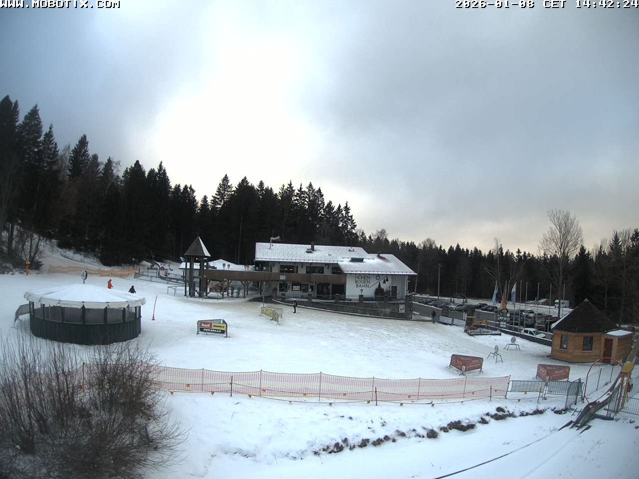 Archiv Foto Webcam Blick zur Talstation am Hohenbogen